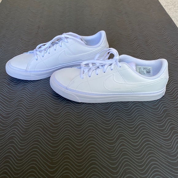 Nike Shoes - Nike Shoes